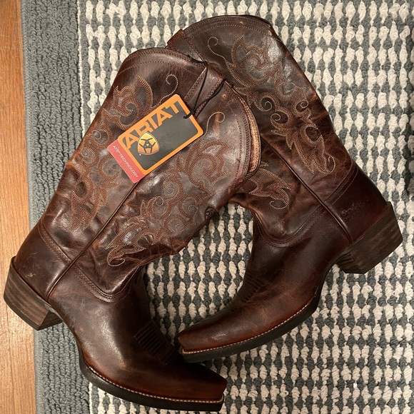 Ariat Shoes - NWT ariat cowgirl boots